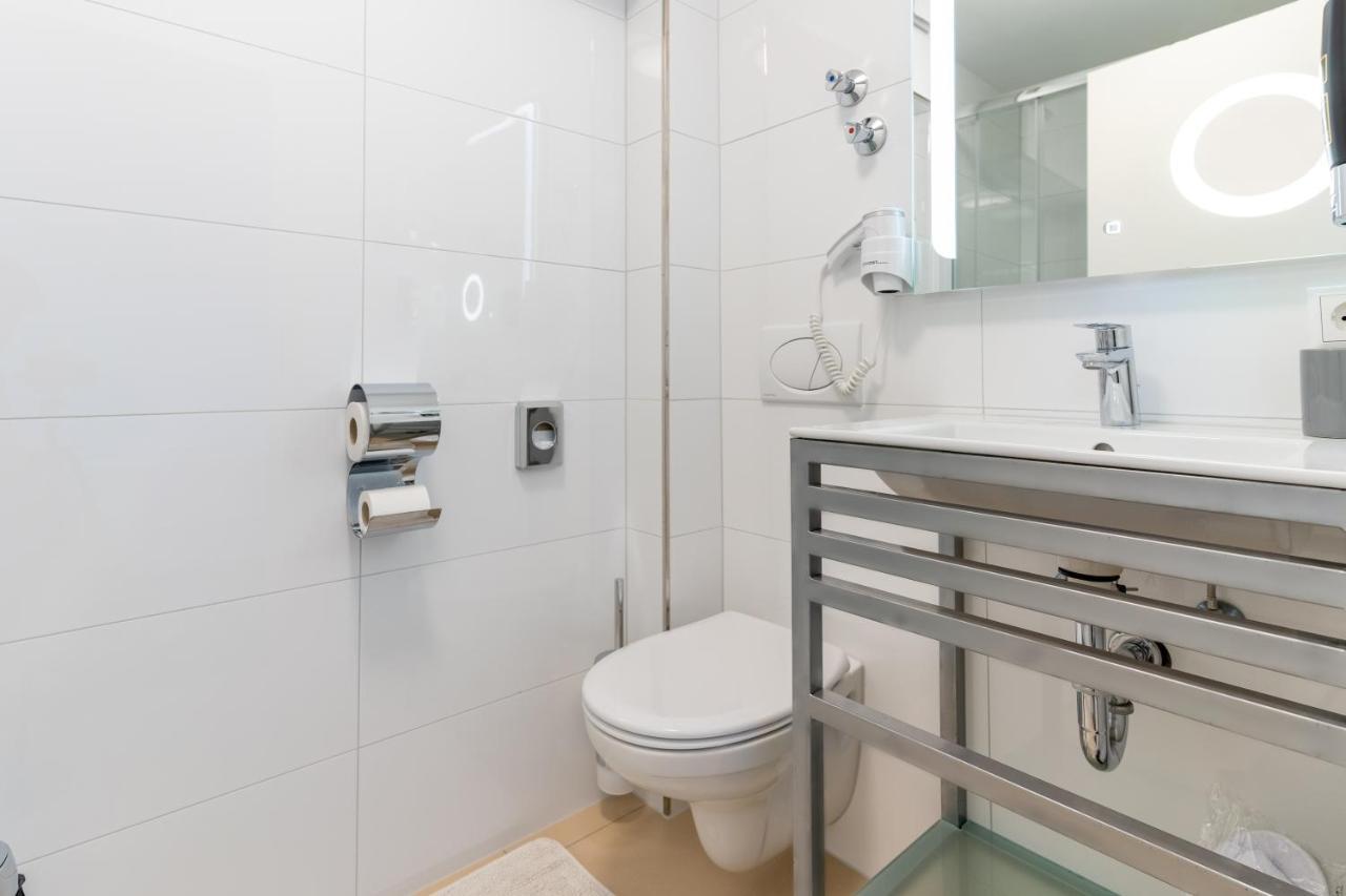 Hotel Myrsini Kirchentellinsfurt المظهر الخارجي الصورة