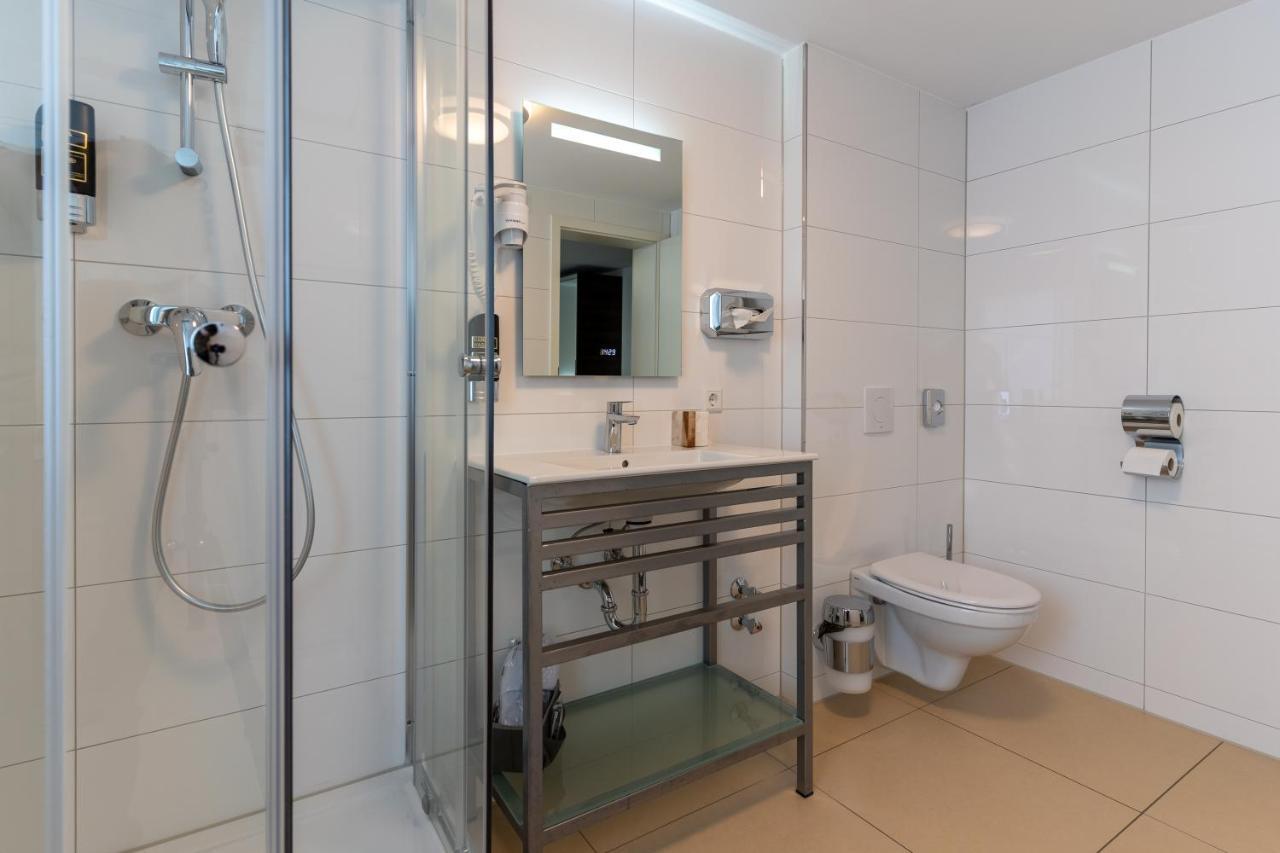 Hotel Myrsini Kirchentellinsfurt المظهر الخارجي الصورة