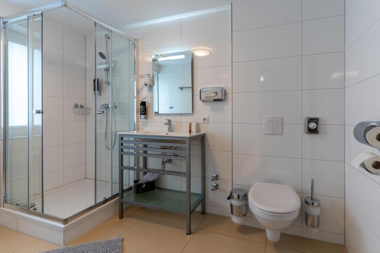 Hotel Myrsini Kirchentellinsfurt المظهر الخارجي الصورة