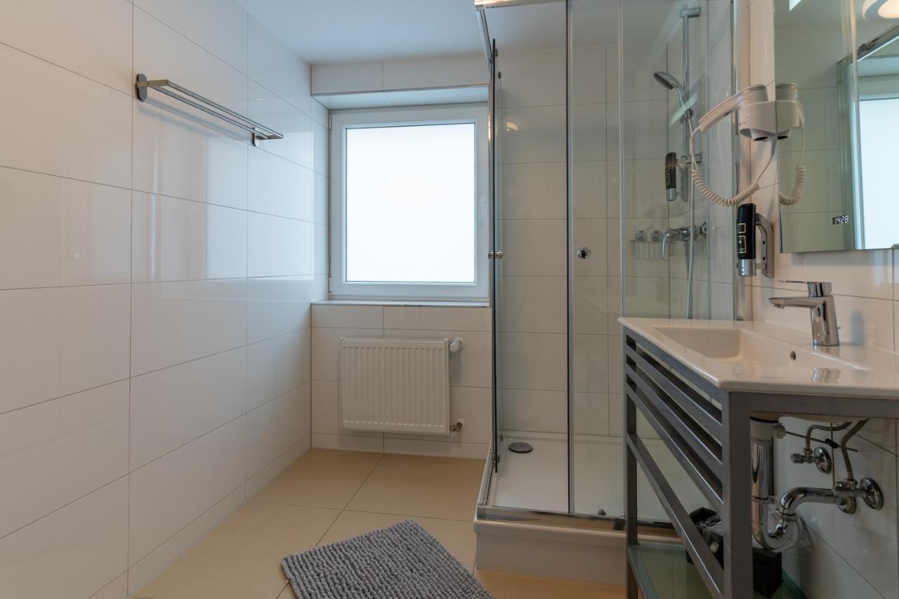 Hotel Myrsini Kirchentellinsfurt المظهر الخارجي الصورة