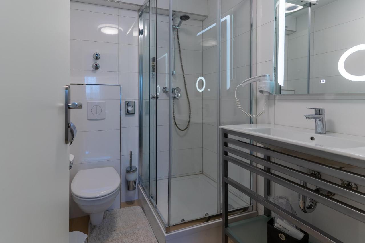 Hotel Myrsini Kirchentellinsfurt المظهر الخارجي الصورة
