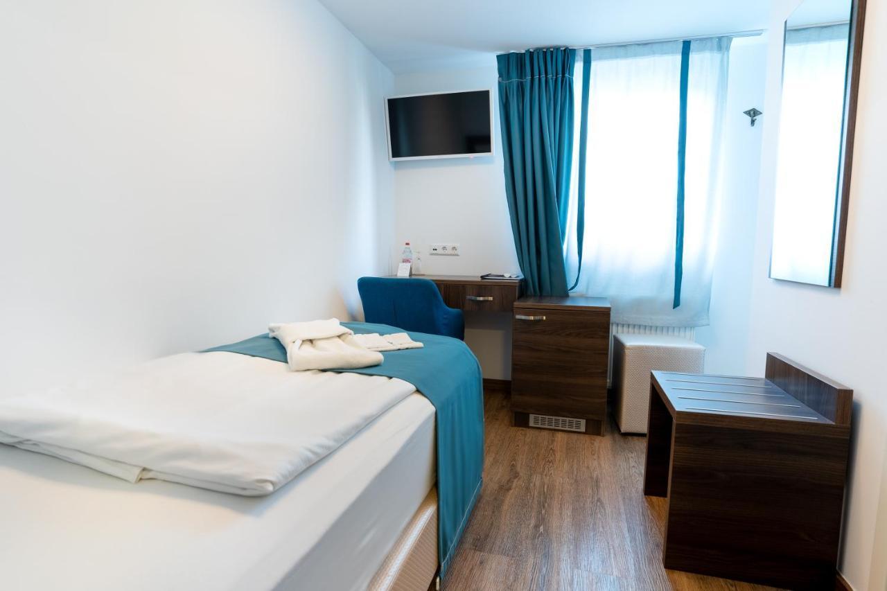 Hotel Myrsini Kirchentellinsfurt المظهر الخارجي الصورة
