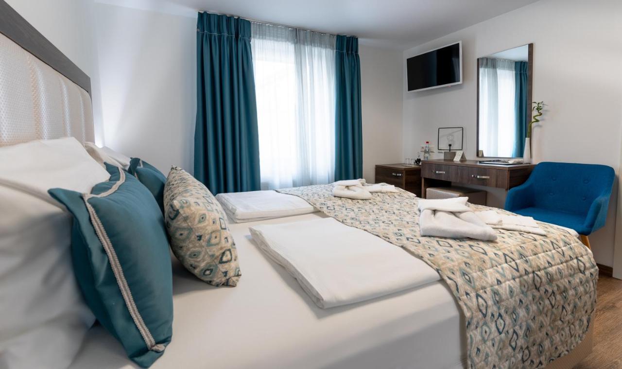 Hotel Myrsini Kirchentellinsfurt المظهر الخارجي الصورة