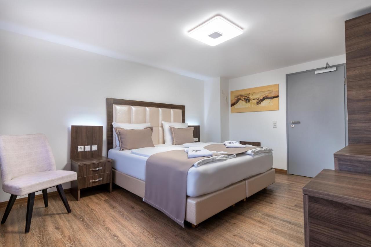 Hotel Myrsini Kirchentellinsfurt المظهر الخارجي الصورة