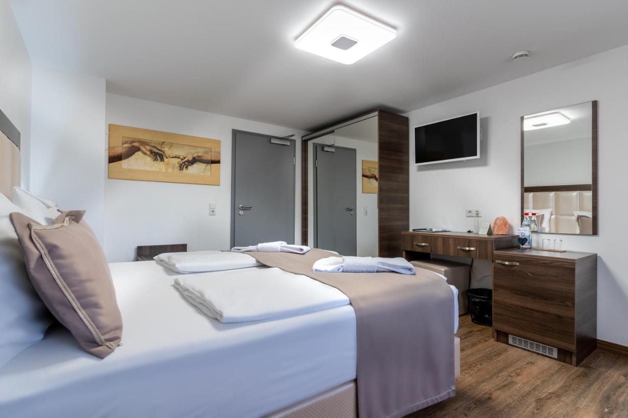 Hotel Myrsini Kirchentellinsfurt المظهر الخارجي الصورة