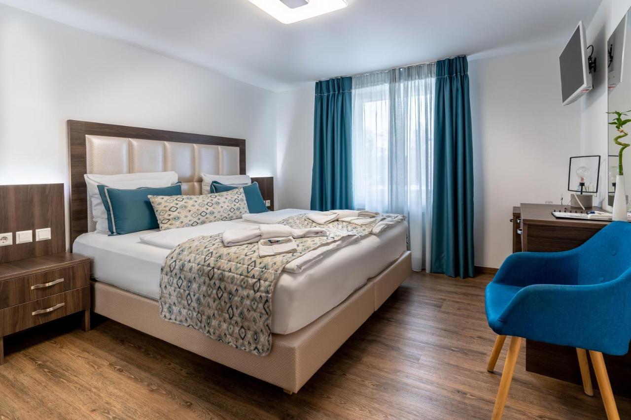 Hotel Myrsini Kirchentellinsfurt المظهر الخارجي الصورة