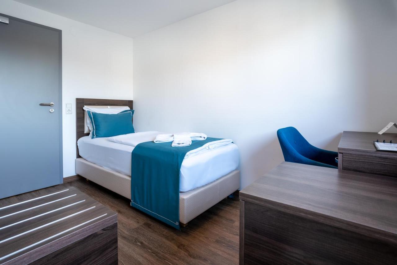 Hotel Myrsini Kirchentellinsfurt المظهر الخارجي الصورة
