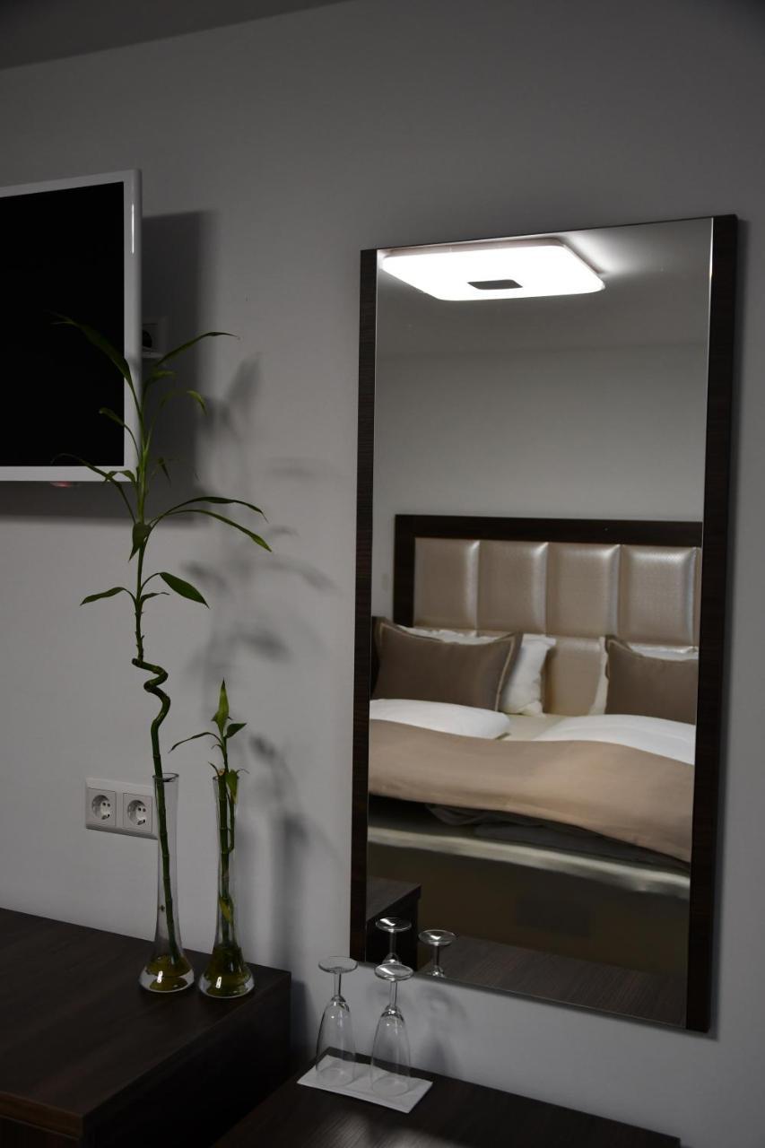 Hotel Myrsini Kirchentellinsfurt المظهر الخارجي الصورة
