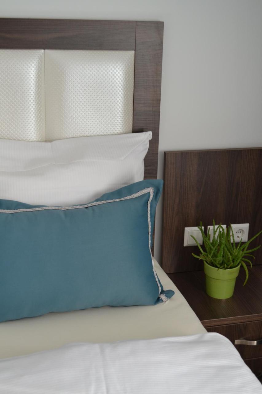 Hotel Myrsini Kirchentellinsfurt المظهر الخارجي الصورة